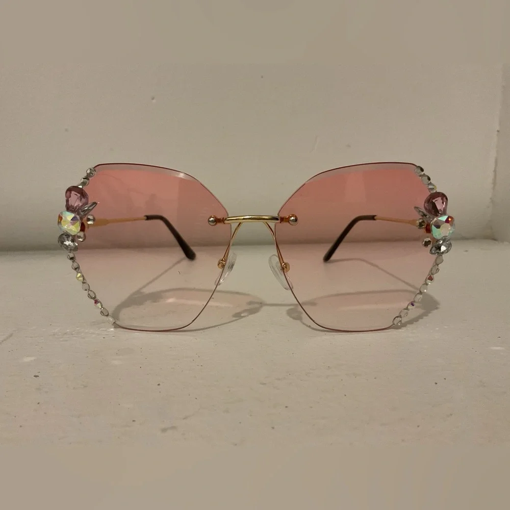Oversized Rhinestone Bling Sunglasses Square Gradient Pink Lenses Gold Wireless